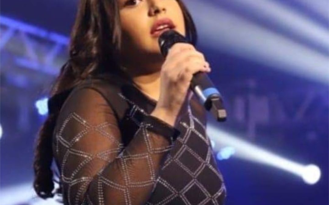 Cultura: Cantora Lívia Demichilli compete na semifinal do Fest Voz
