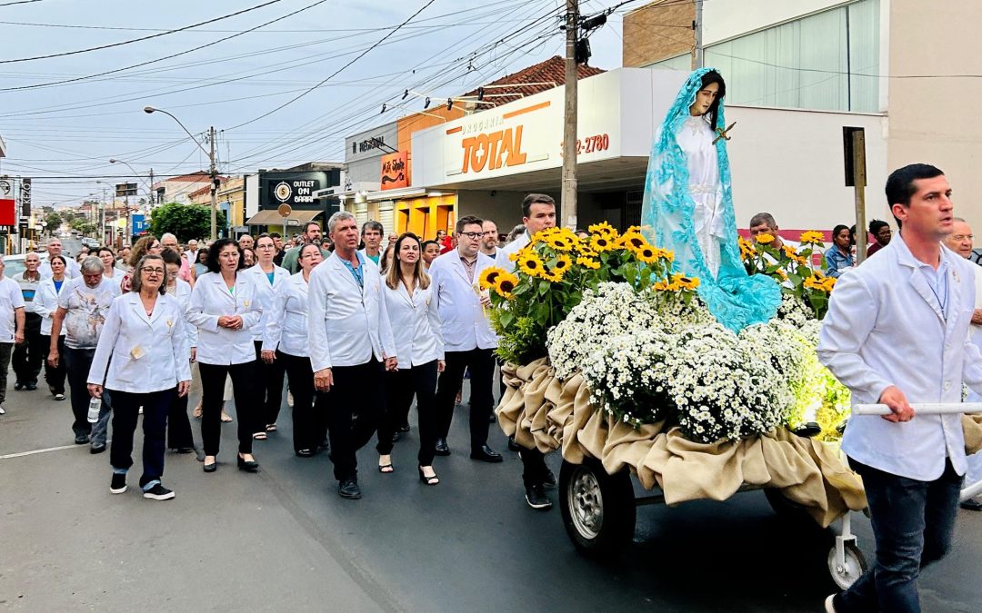 Cidade: Fiéis celebram Dia da Padroeira de Bariri