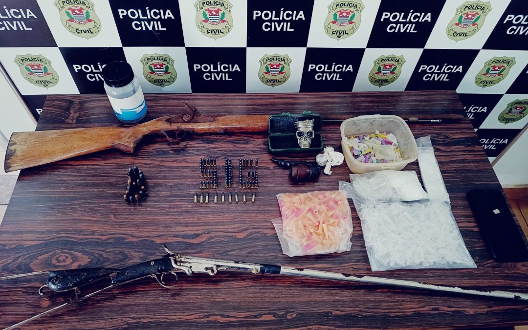 Polícia Civil apreende espingardas e aves silvestres em Bariri