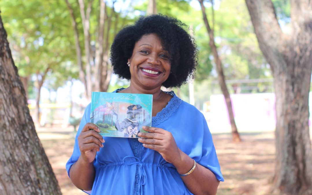 Cultura: Cleo Santos lança livro infanto-juvenil neste sábado