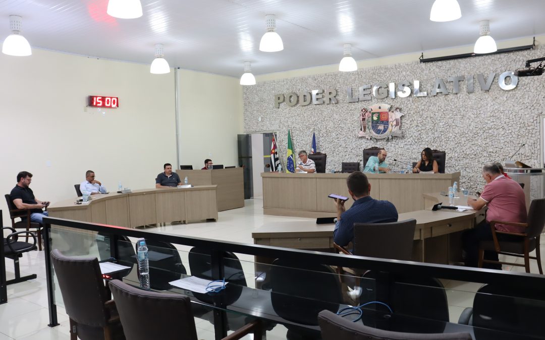 Política: Câmara aprova reajuste de taxas e tarifas pelo índice inflacionário