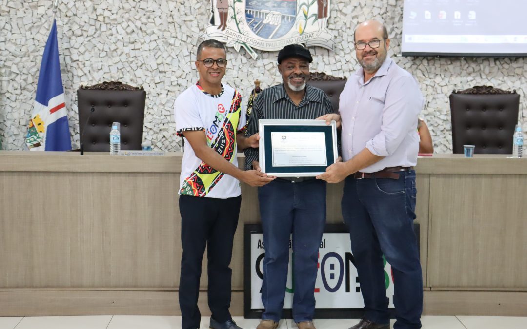 Política: Câmara entrega Prêmio Zumbi dos Palmares a Carlos Vianna