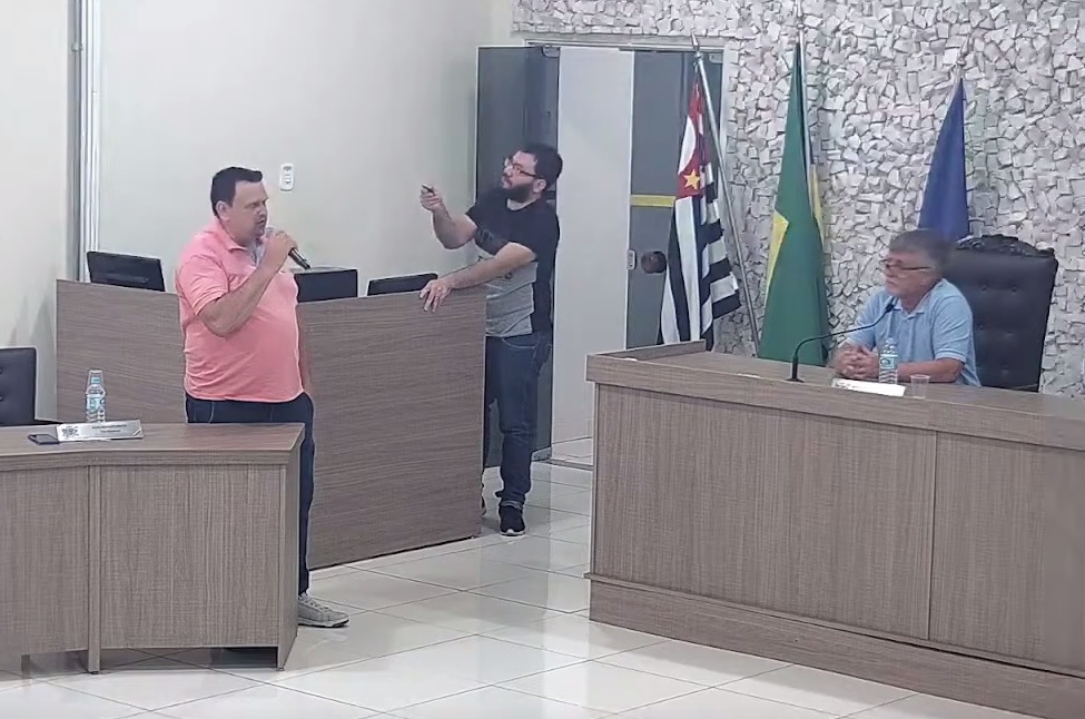 Política: Câmara aprova R$ 200 mil para compra de medicamentos