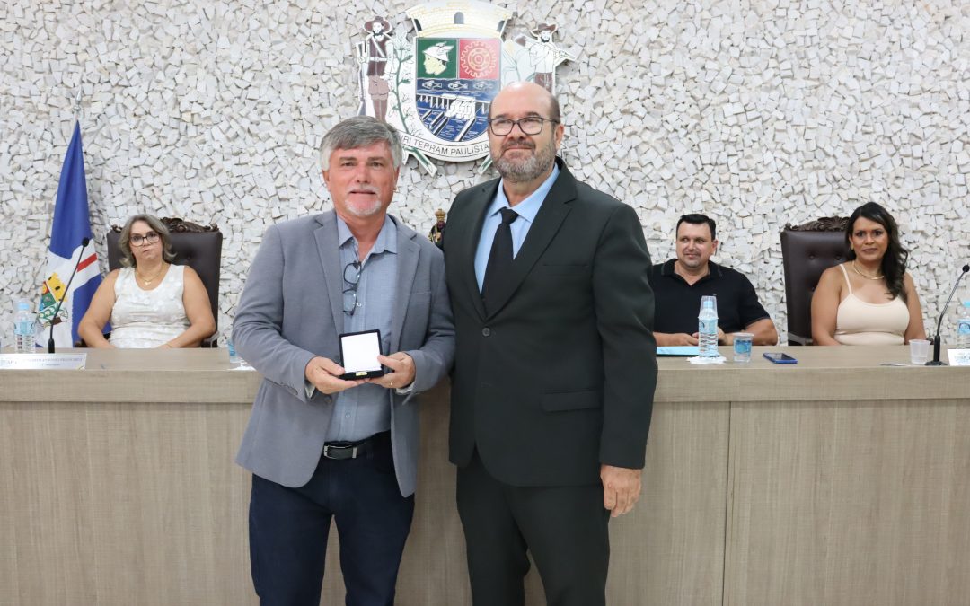 Política: Ditinho Franchini recebe Medalha 16 de Junho