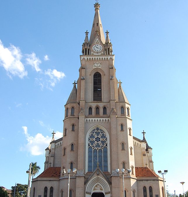 Religião: Padres de Bariri participam da abertura do Jubileu no domingo