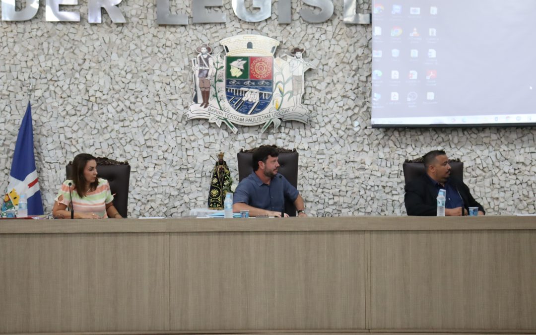 Política: Projeto que recria cargo de assessor na Câmara causa polêmica