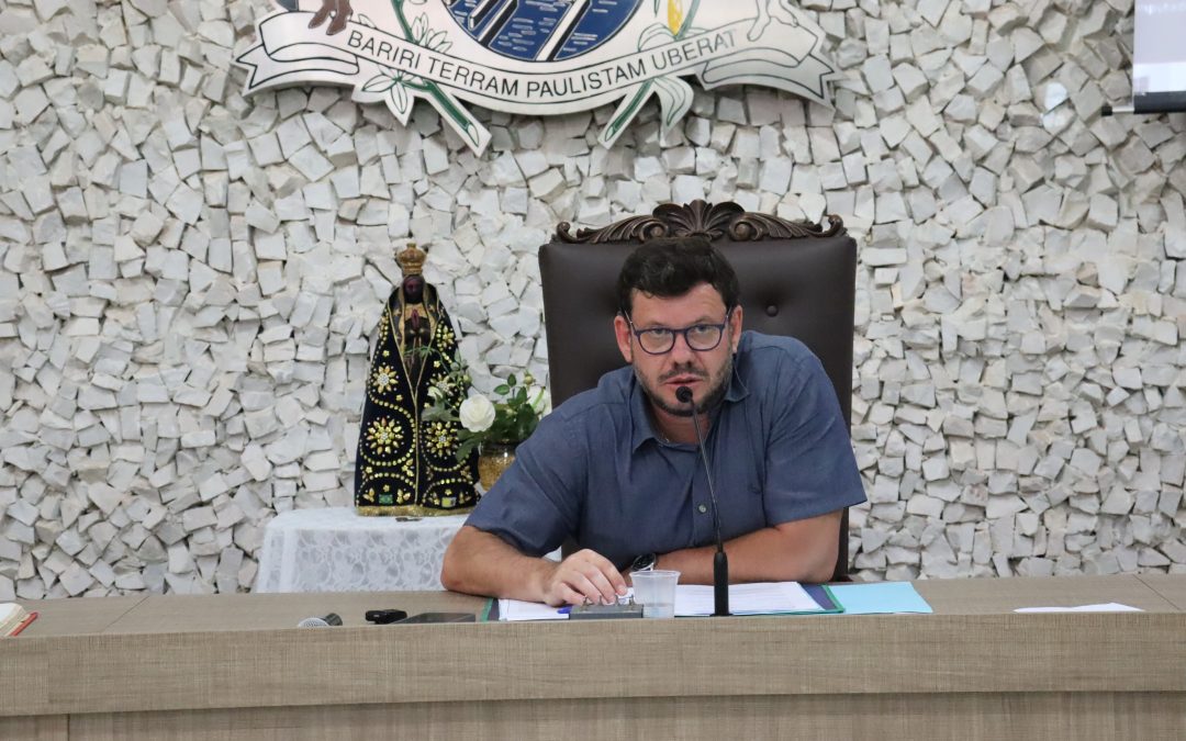 Política: Prearo apresenta projeto para instalação de ar condicionado em escolas
