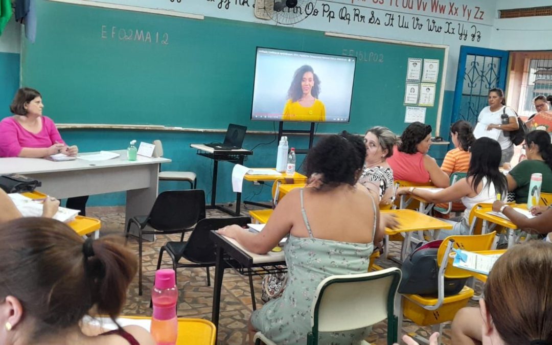 Educação: Professores participam de avaliação contínua da aprendizagem