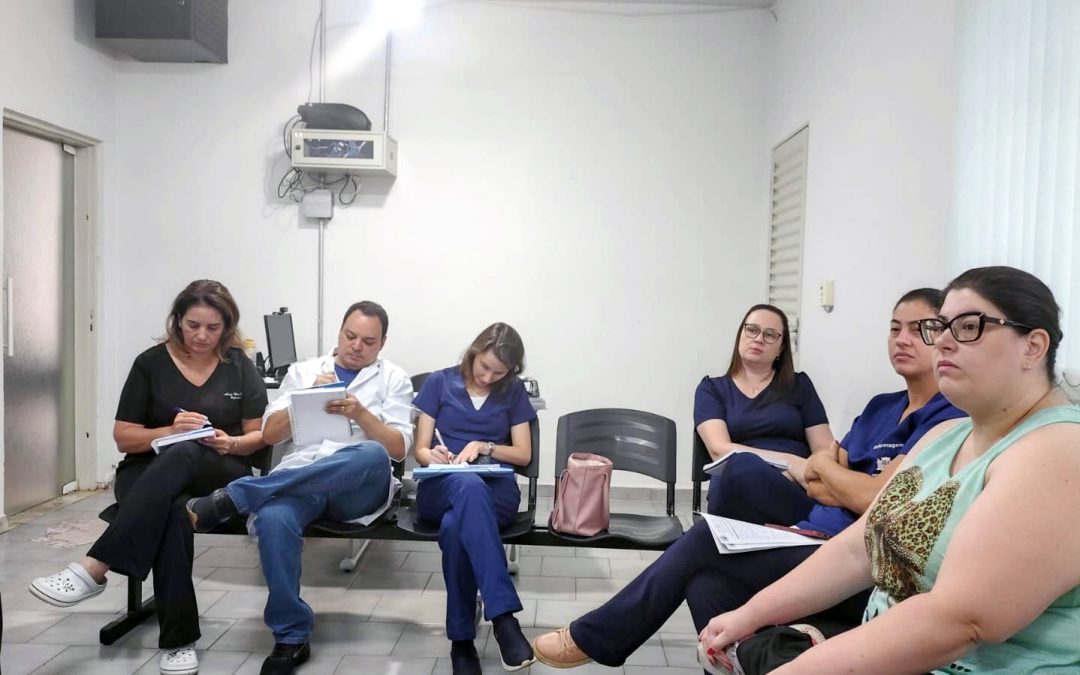 Saúde de Bariri realiza reunião com equipe de enfermeiros