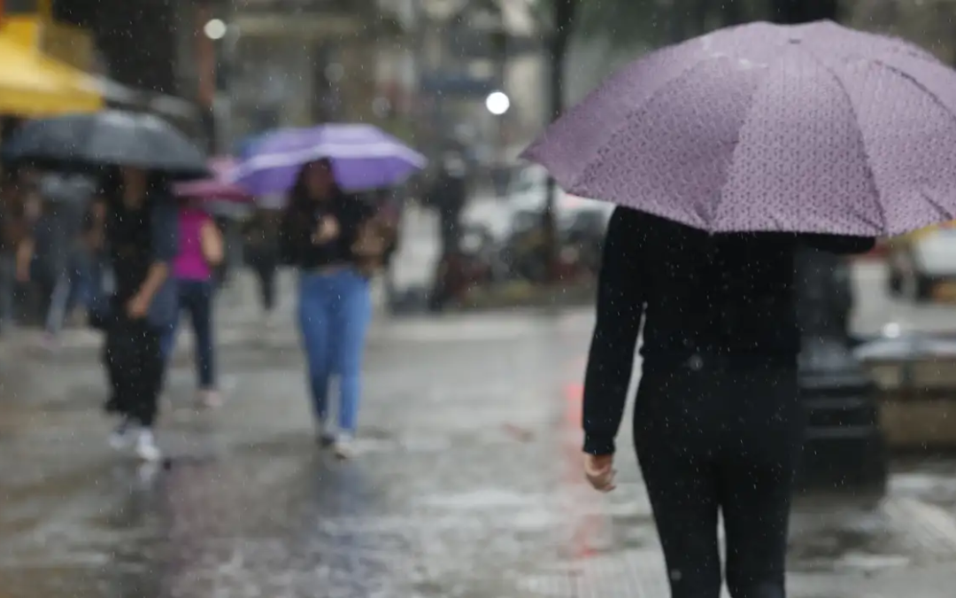 Cidade: Frente fria traz frio, risco de chuva extrema e ressaca em São Paulo