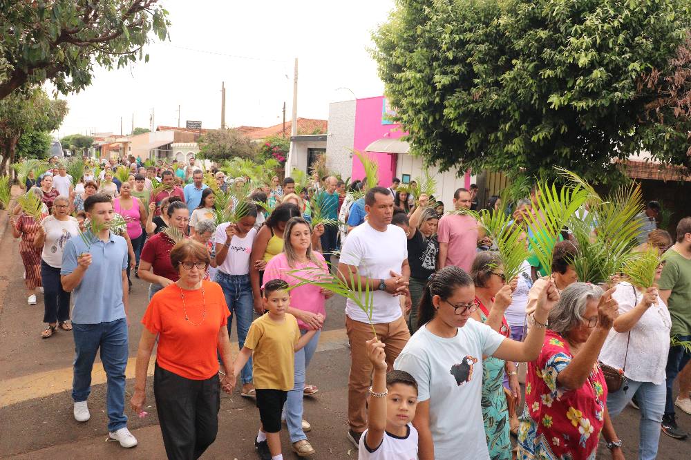 Cidade: Fiéis marcam presença na Festa de Ramos das três paróquias de Bariri