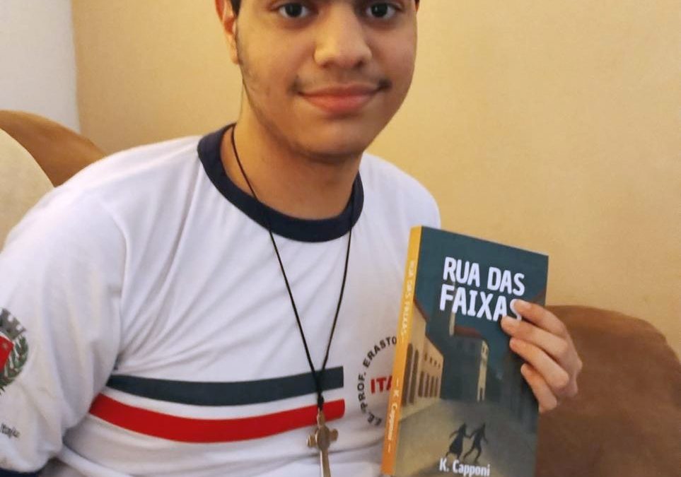 Literatura: Jovem de Itaju lança livro intitulado “Rua das Faixas”