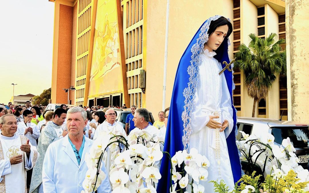 Cidade: Festa da Padroeira de Bariri reúne grande número de fiéis