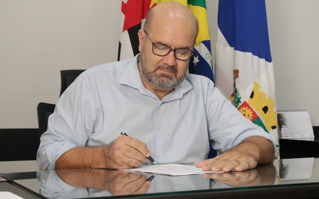 Cidade: Prefeito prorroga afastamento preventivo de professor municipal