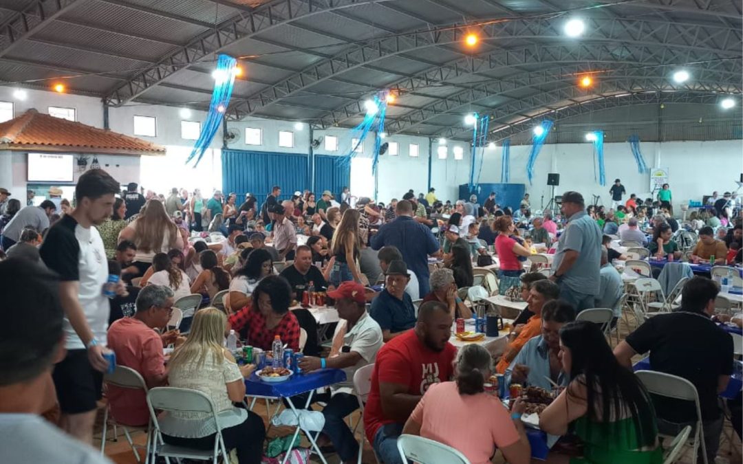 Região: Boi no Rolete da Lacci reúne 700 pessoas em Itaju
