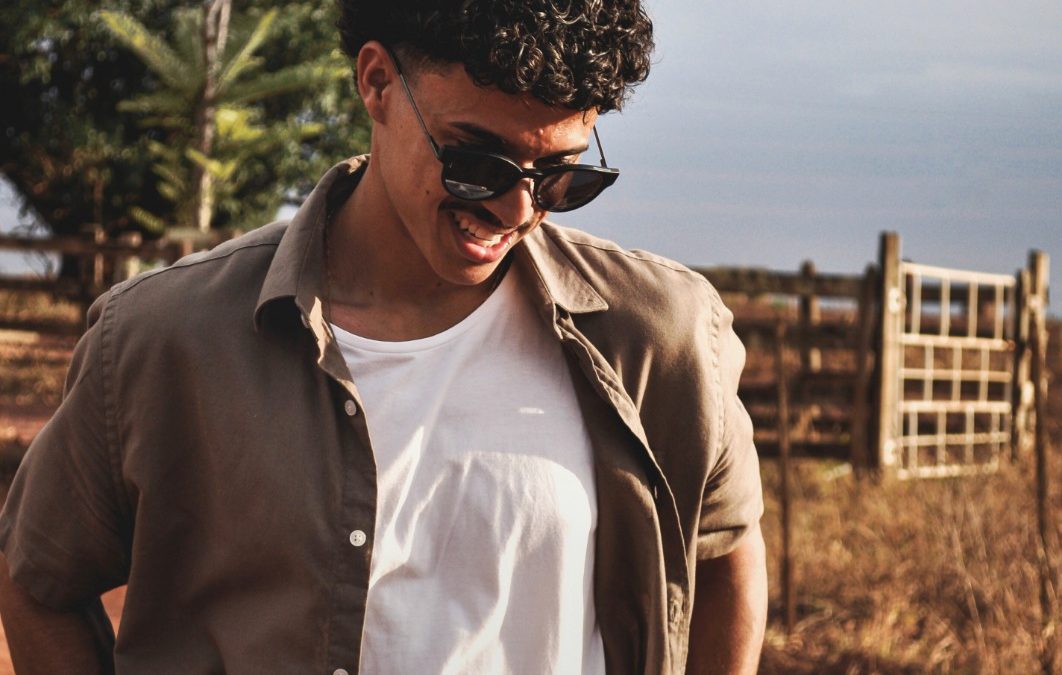 Cantor e compositor David Nevan lança o clipe ‘Hey Vida’