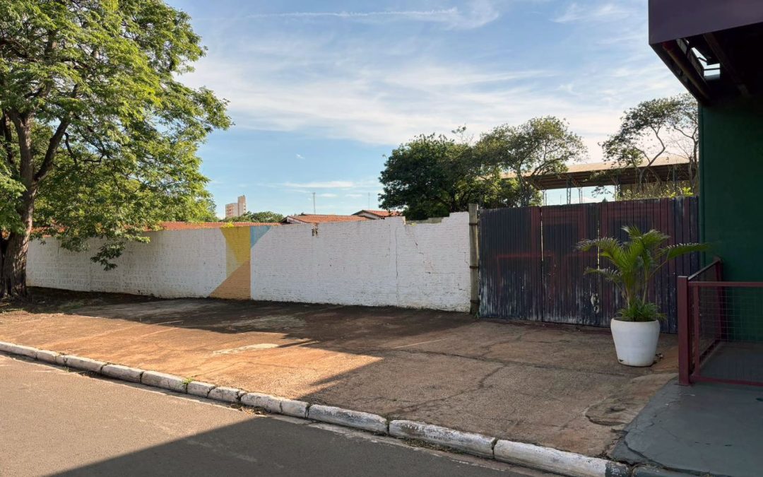 Política: Três áreas da Prefeitura de Bariri são vendidas em leilão