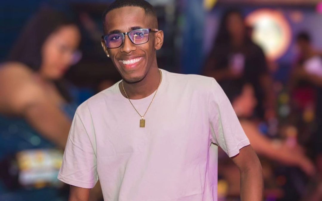 Política: Alex Santana recebe moção de aplausos da Câmara