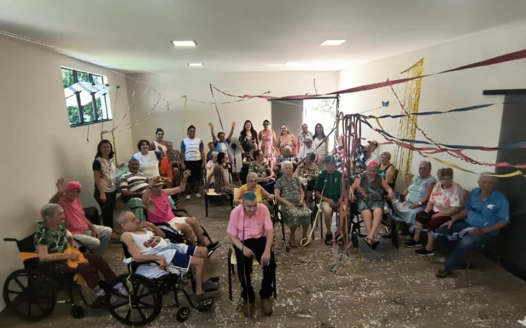 Cidade: Lar Vicentino promove Carnaval dos Idosos