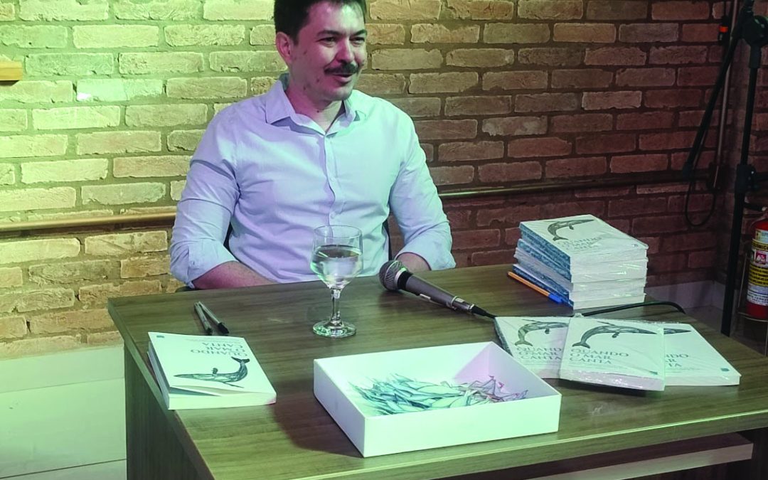 Cultura: Marco Milani lança o livro ‘Quando o Mar Canta’