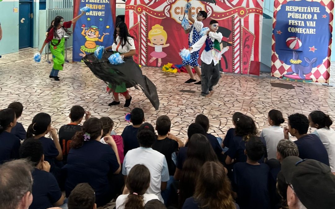Educação: Escola Ephigênia comemora o Dia do Circo com espetáculo