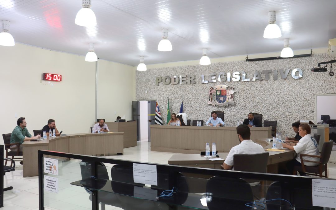 Política: Câmara aprova requerimento e debate merenda escolar em Bariri