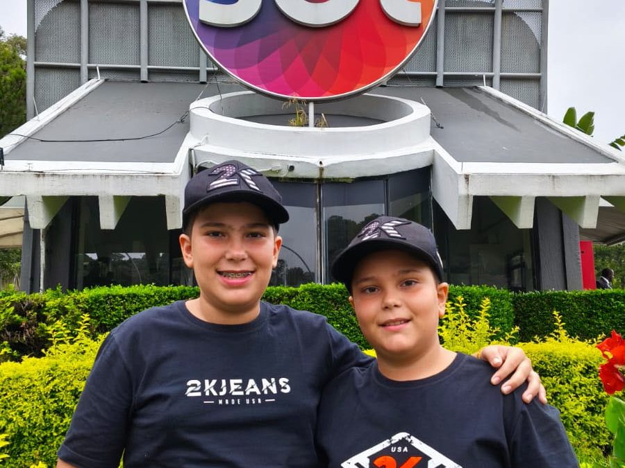 Cultura: Dupla Vinicius & Henrico participa do Show de Calouros no SBT