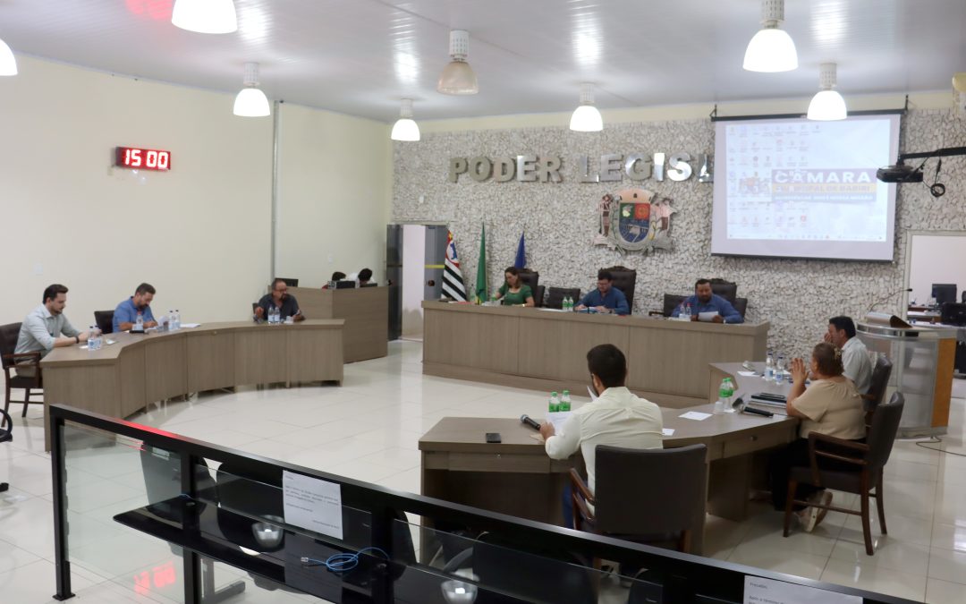 Política: Projeto aprovado prevê política de atendimento e proteção ao idoso