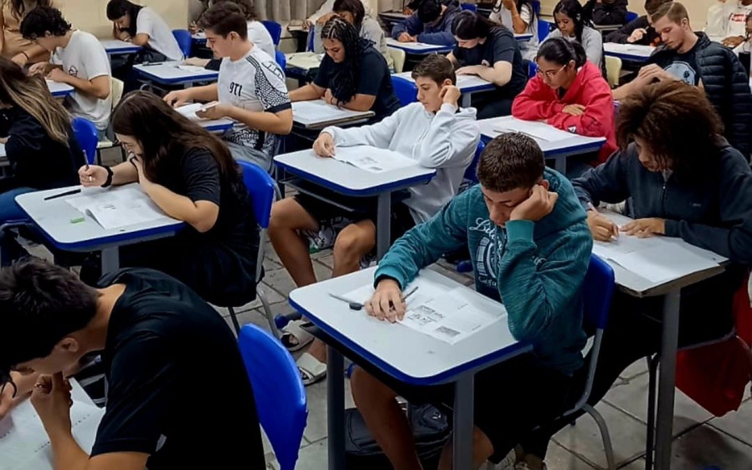 Educação: Alunos da rede estadual prestam a Prova Paulista 2026