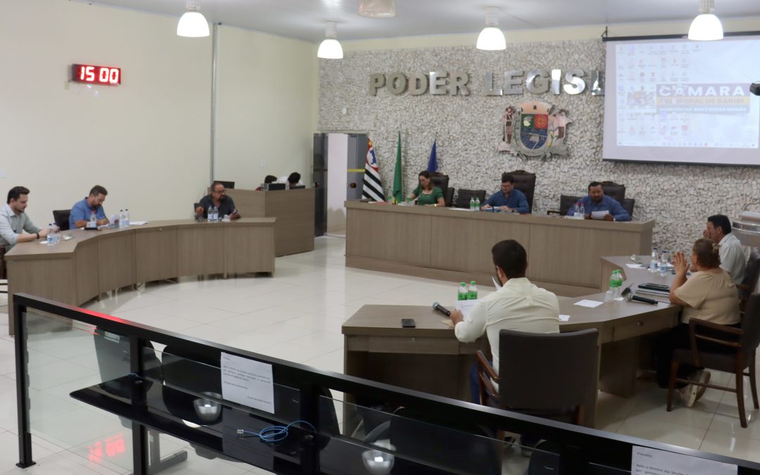Política: Câmara recebe pedido de comissão processante contra prefeito de Bariri