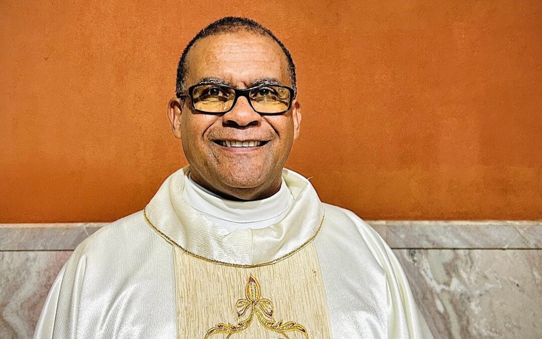 Cidade: Missa de Jubileu de Padre Lázaro reúne bispo diocesano e sacerdotes