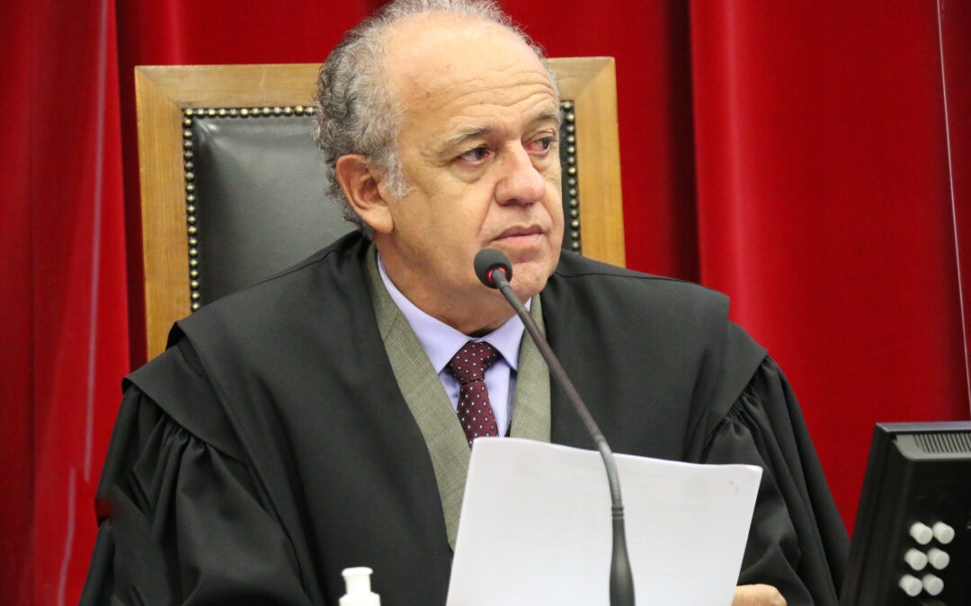 Cidade: Prefeitura suspende licitação da merenda escolar