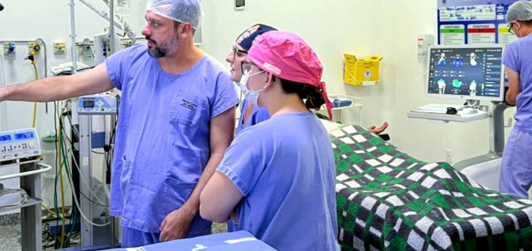 Saúde: Robô cirúrgico chinês estreia no Brasil em operação de joelho em Jaú