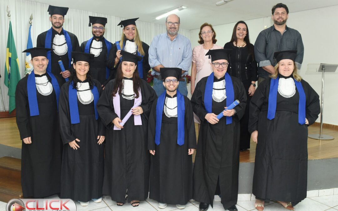 Educação: Formandos da Univesp celebram conclusão da graduação