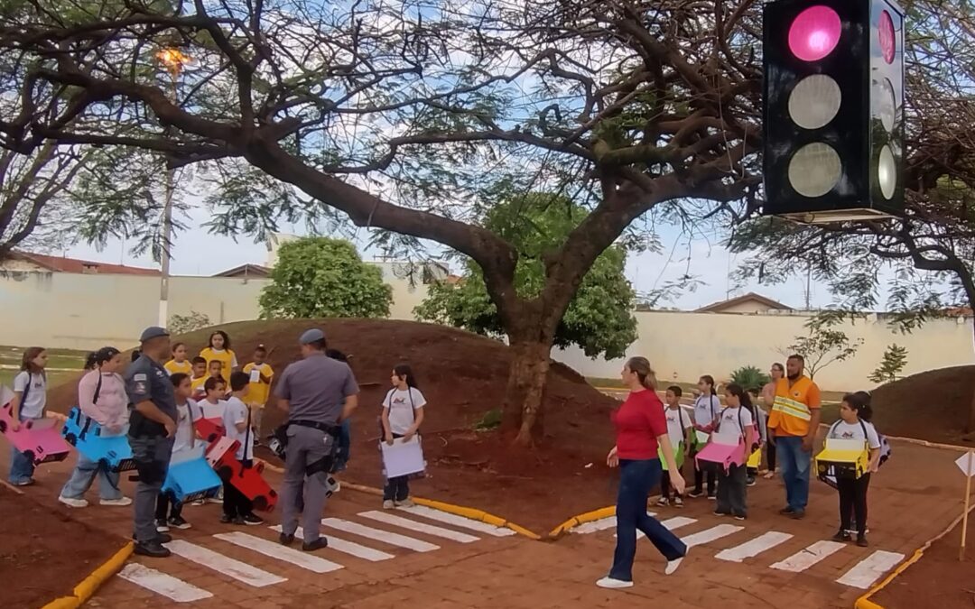 Cidade: Semana do Trânsito envolve alunos de escolas de Bariri