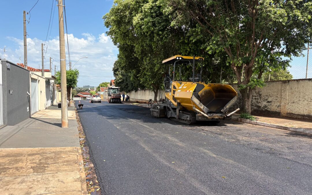 Cidade: Empresa inicia recape de ruas em Bariri