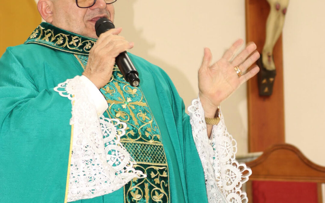 Cidade: Comunidade homenageia o primeiro pároco da Santa Luzia